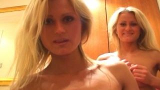 Les soeurs jumelles du porno